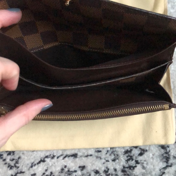 Louis Vuitton Emilie Wallet - Picture 7 of 9